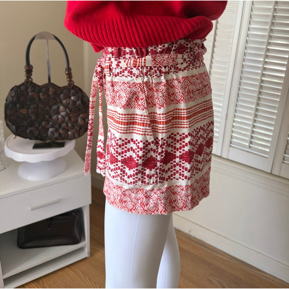 Ann Taylor LOFT Red White Patterned High Waist Shorts size small - Picture 2 of 4